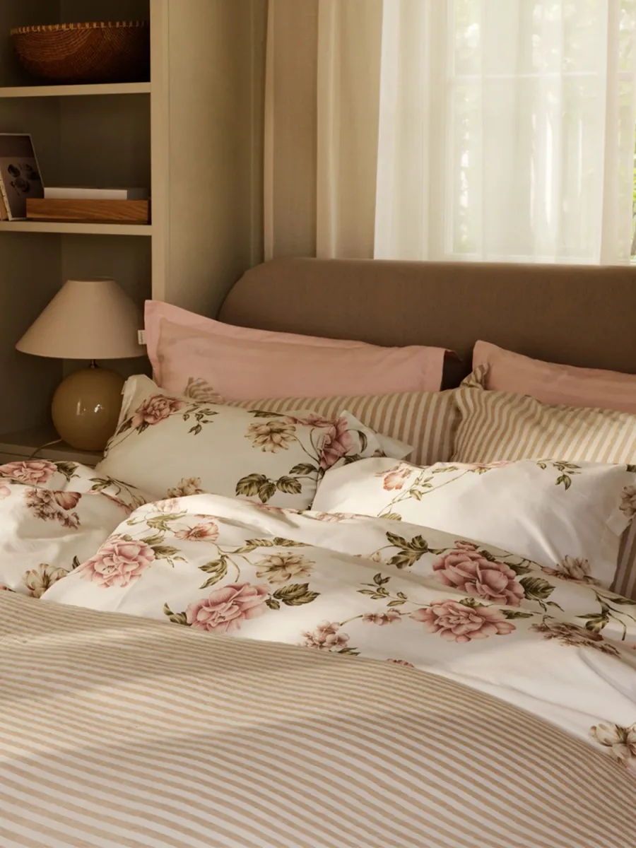 GANT FLORAL PRINT DYNETREKK - WASHED PINK
