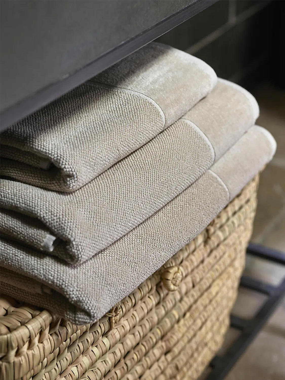 HALVOR BAKKE CLIFTON HÅNDKLE - PURE CASHMERE